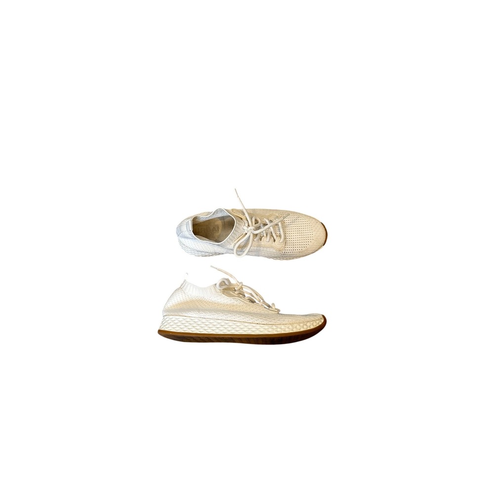J Slides Women Sport White Knit Lace Up Sneakers Size 8M Gum Sole‎ Athleisure